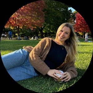 Meet your Posher, Emily